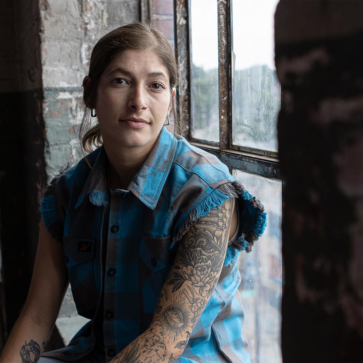 Women's "Blaze" Brown Sleeveless Flannel Shirt - MNG21623